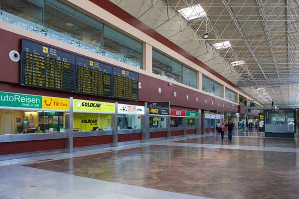 Tenerife quiere paralizar la ampliación de la terminal del aeropuerto del Sur