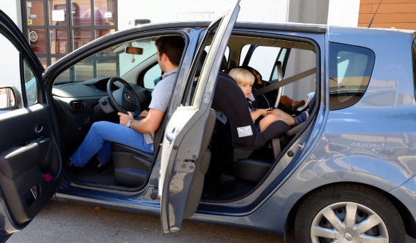 Consejos para los viajes largos en coche con niños