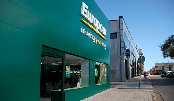 Europcar inaugura una nueva Supersite de furgonetas en Barcelona