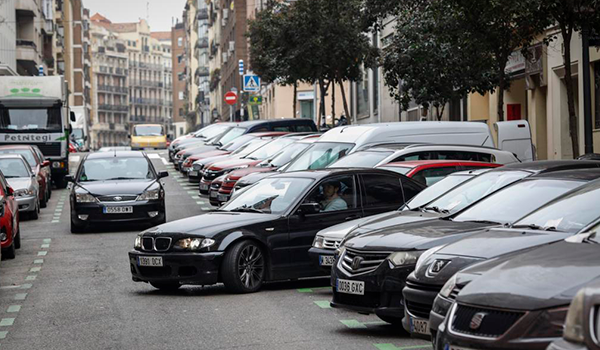 Los coches sin distintivo ambiental no podrán aparcar en la zona SER de Madrid desde principios de año