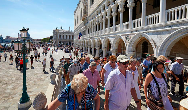 El turismo de masas volverá en verano