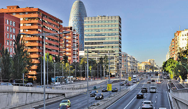 Los coches con etiqueta B de la DGT no podrán acceder a la ZBE de Barcelona a partir de 2022